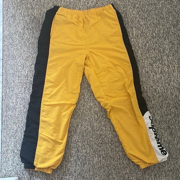 Authentic Pre-loved Supreme side logo track pants- Size small - Picture 2 of 6